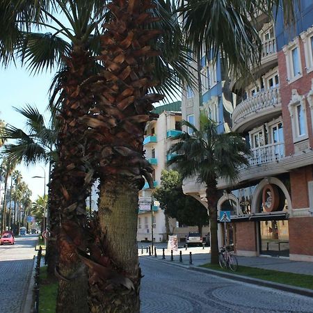 Batumi Apartment In Front Of Sheraton ภายนอก รูปภาพ