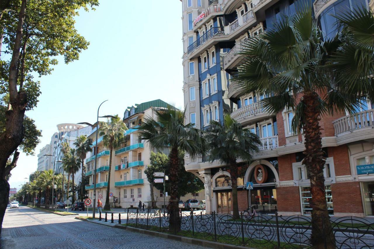 Batumi Apartment In Front Of Sheraton ภายนอก รูปภาพ