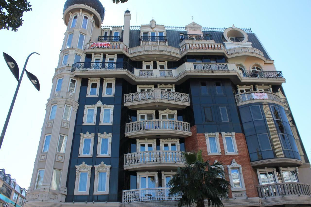 Batumi Apartment In Front Of Sheraton ภายนอก รูปภาพ