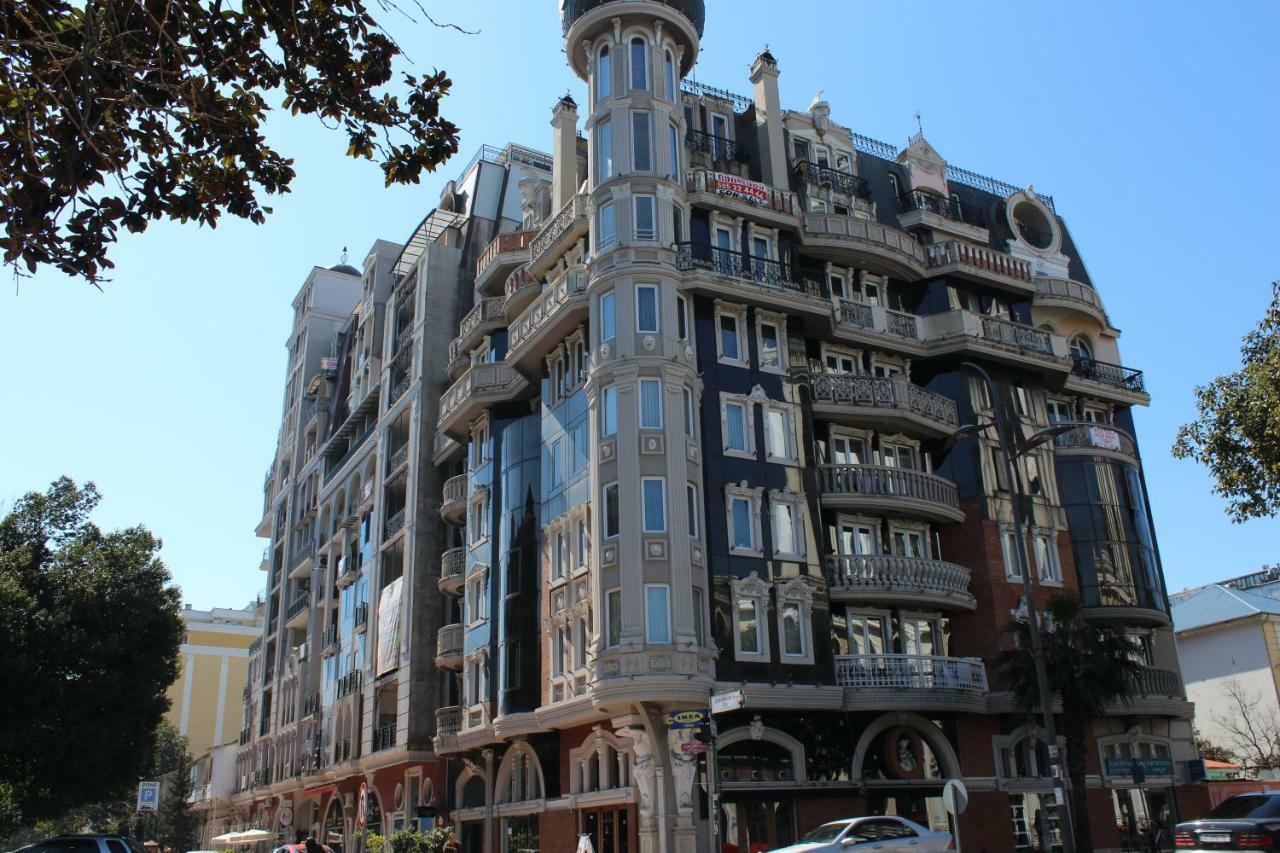 Batumi Apartment In Front Of Sheraton ภายนอก รูปภาพ