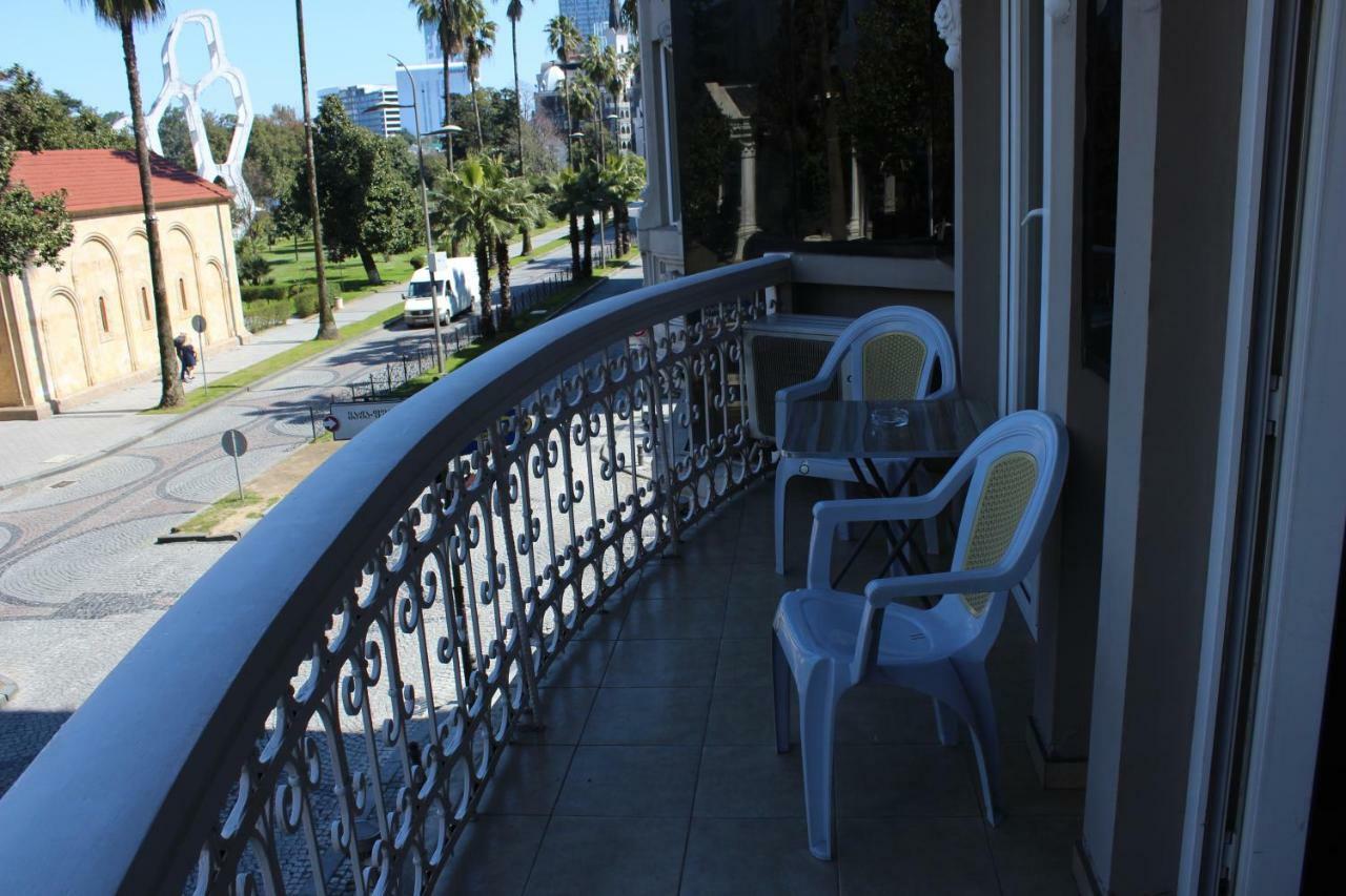 Batumi Apartment In Front Of Sheraton ภายนอก รูปภาพ