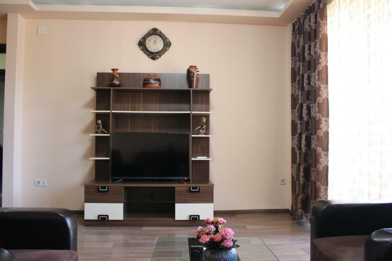 Batumi Apartment In Front Of Sheraton ภายนอก รูปภาพ