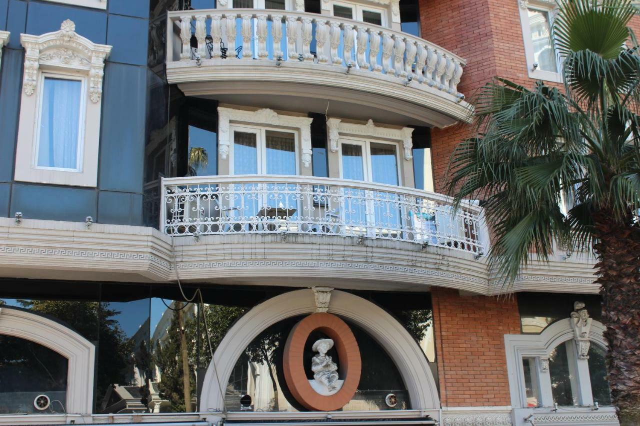 Batumi Apartment In Front Of Sheraton ภายนอก รูปภาพ