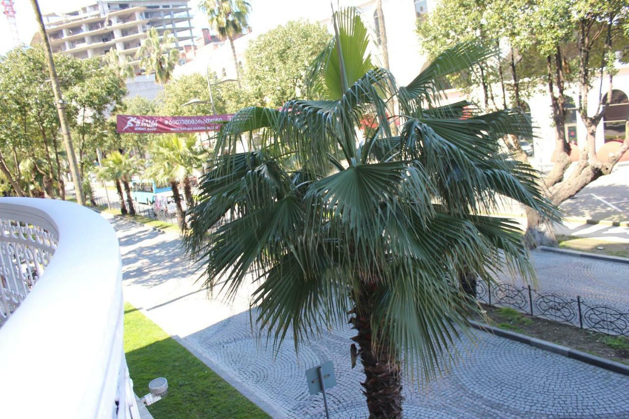 Batumi Apartment In Front Of Sheraton ภายนอก รูปภาพ