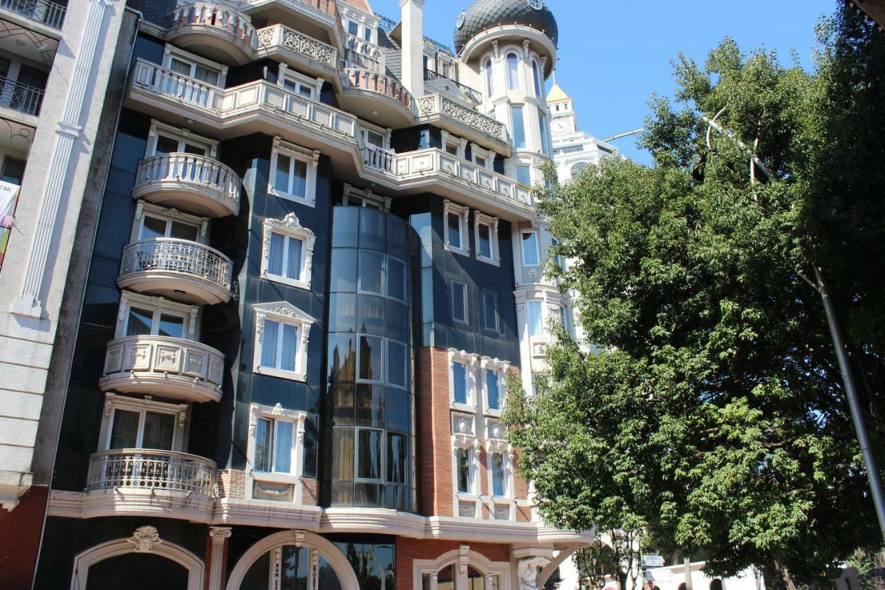 Batumi Apartment In Front Of Sheraton ภายนอก รูปภาพ