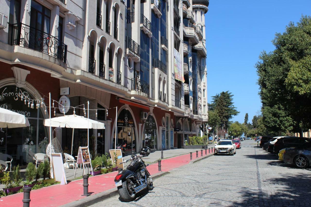 Batumi Apartment In Front Of Sheraton ภายนอก รูปภาพ