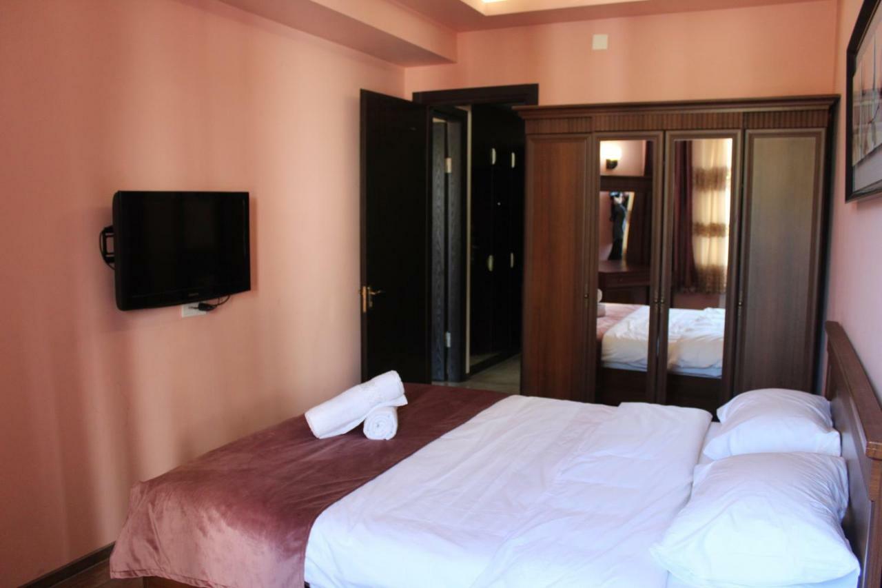 Batumi Apartment In Front Of Sheraton ภายนอก รูปภาพ