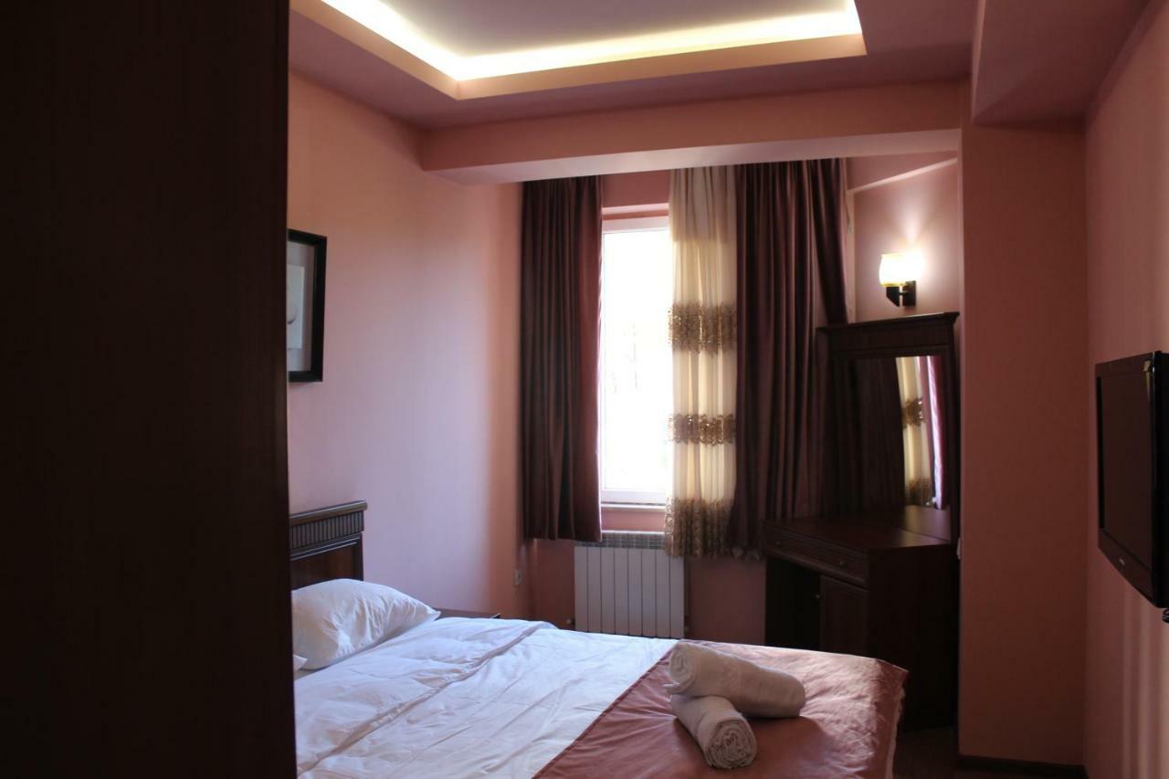 Batumi Apartment In Front Of Sheraton ภายนอก รูปภาพ