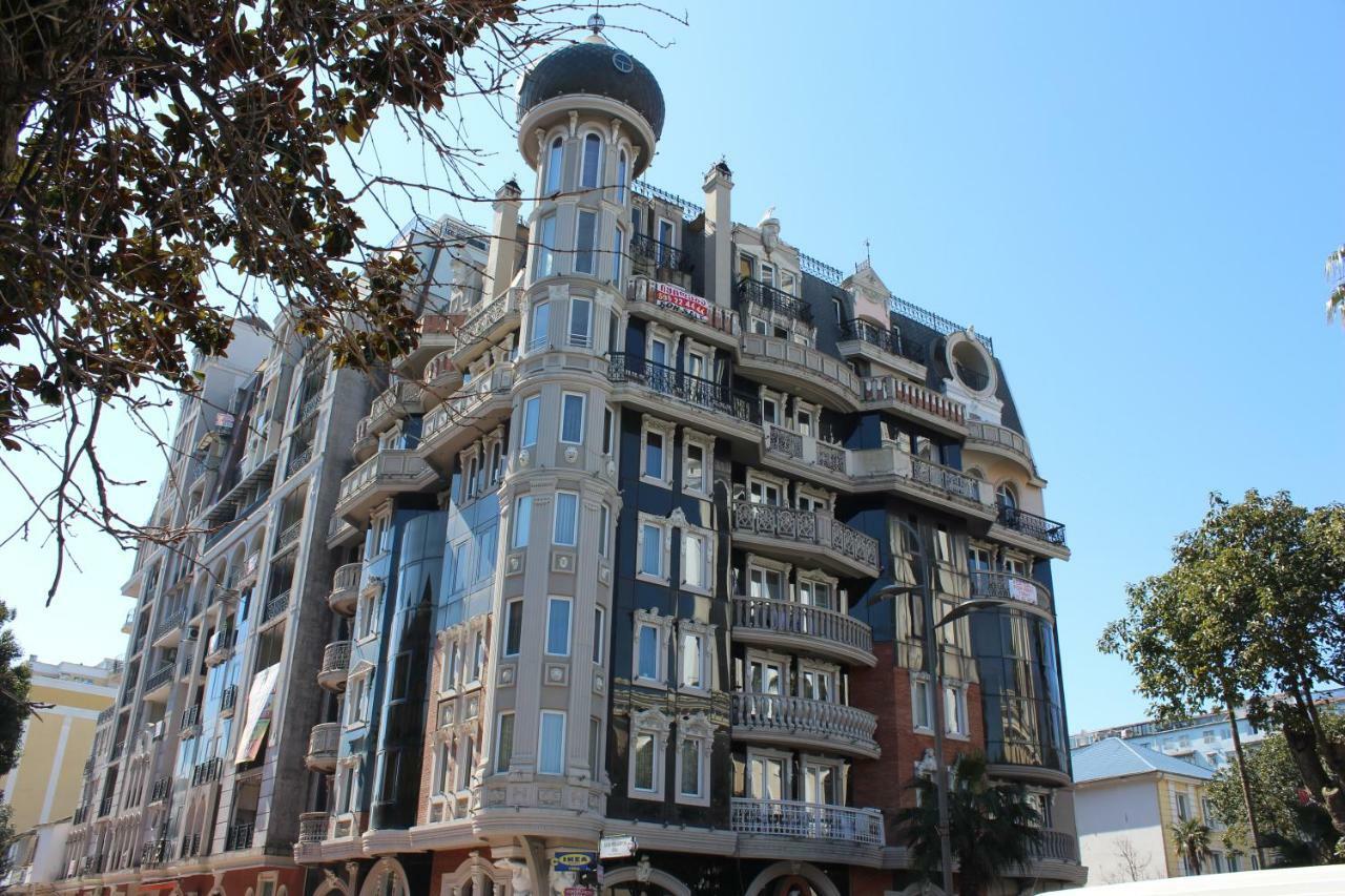 Batumi Apartment In Front Of Sheraton ภายนอก รูปภาพ
