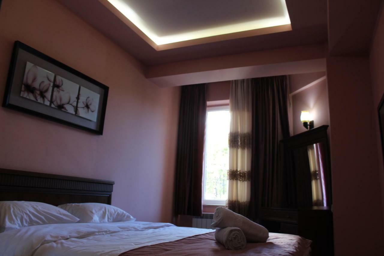 Batumi Apartment In Front Of Sheraton ภายนอก รูปภาพ